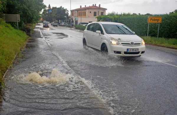 Rdeče opozorilo: v Istri in na Vipavskem napovedujejo nalive in poplave