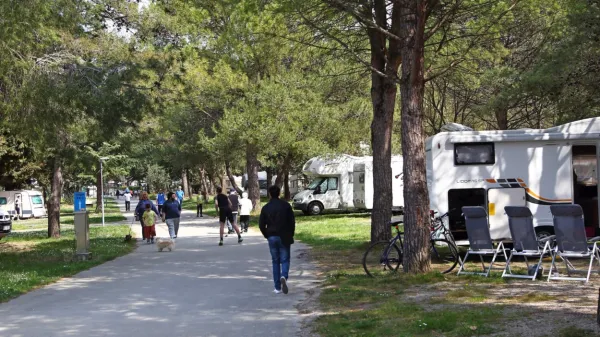 Največji izziv predstavljajo zemljišča na območju kampa Adria. Po novem prostorskem načrtu je to območje namenjeno družbenim dejavnostim, kjer naj bi se razvijala občinska infrastruktura.