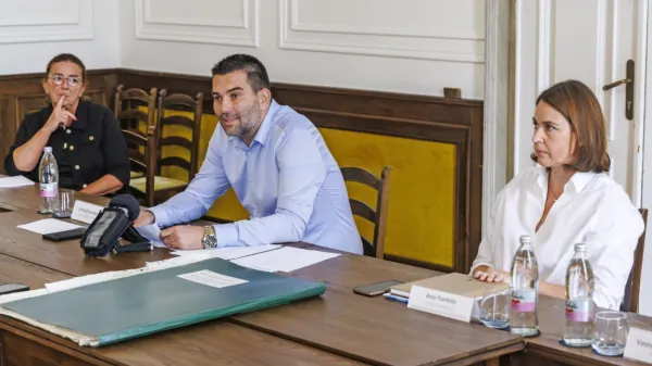     Projekt GH Valeta so danes na novinarski konferenci predstavljali 
(z leve): podžupanja Manuela Rojec, župan Andrej  Korenika in 
vodja Urada za prostorski razvoj in načrtovanje Ana Pantelin. 