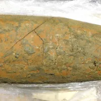 Amfora s posmrtnimi ostanki novorojenčka iz poznoantičnega 
groba pod Collegiom dei Nobili.