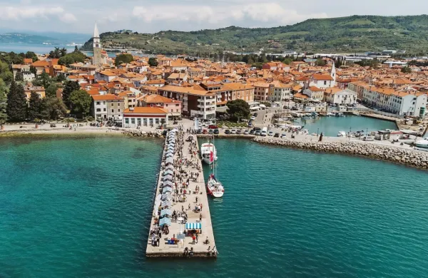 Pomol okusov se vrača v Izolo.