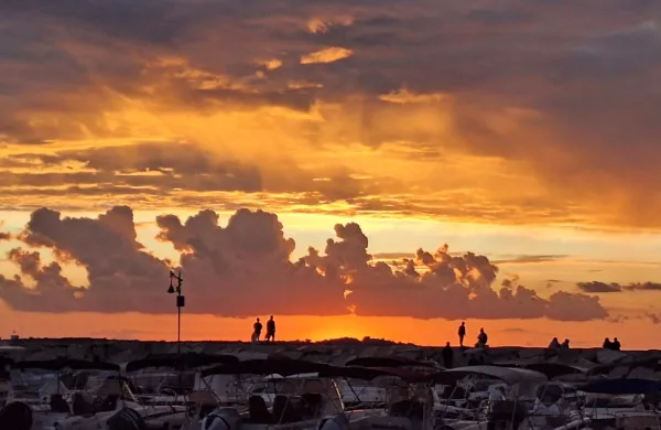 Brez skrbi, priložnosti za romantične sončne zahode bo še veliko. 