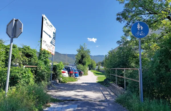 V svetniški skupini Goriska.si predlagajo ureditev pešpoti, ki  mesto povezuje z obrtno cono v Kromberku. 