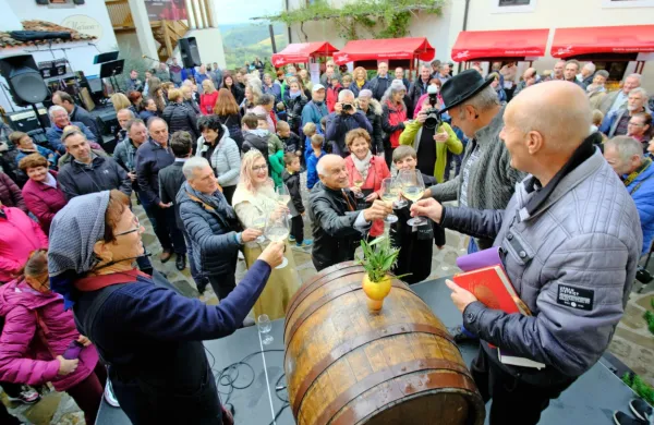 Martinovanje v Šmartnem je zadnja leta vselej privabilo ogromno 
obiskovalcev. 