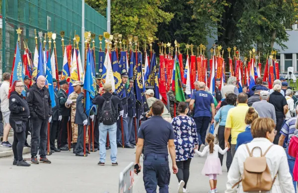  Borčevski praporščaki so dali pomemben pečat slavnostnemu 
vzdušju na proslavi.
