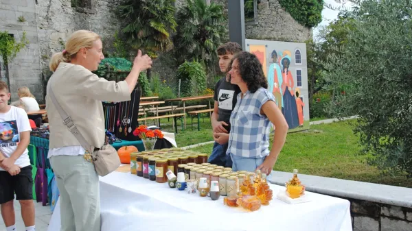 V Vipavskem Križu ponovno zaživela srednjeve&scaron;ka tržnica (FOTO)