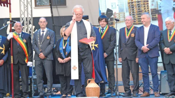 Na osrednji slovesnosti so blagoslovili mošt ter podelili priznanje 
Županova penina Občine Vipava za leto 2025.