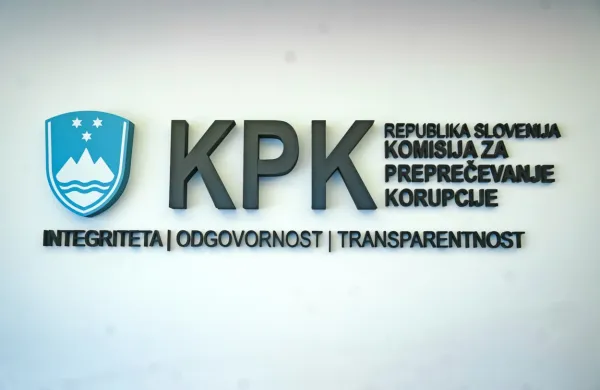 Senat KPK sprejel sklep o vložitvi zahtevka za revizijo javnega naročila za nakup helikopterjev