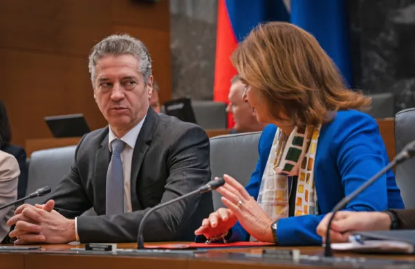 Premier Robert Golob z zunanjo ministrico Tanjo Fajon