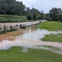 Cesta v Bazari zaradi poplav neprevozna (FOTO, VIDEO)