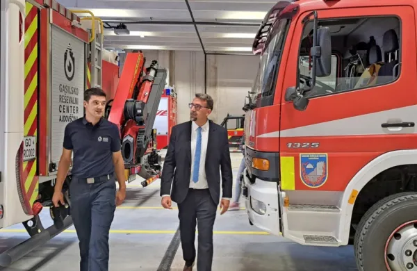 Gasilski center je pod skupno streho združil tri gasilske službe.