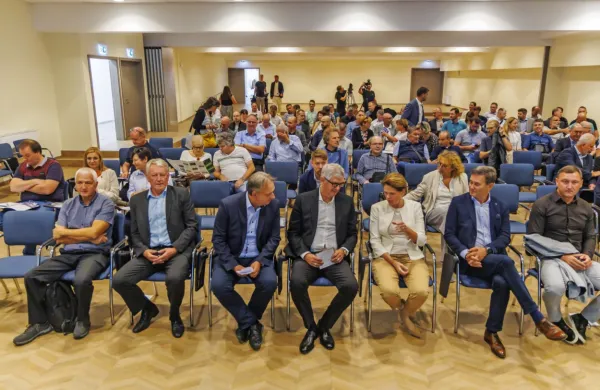 Vzporedni levi tir naj bi začeli graditi leta 2027, nared bo v dobrih treh letih