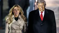 Ameriški predsednik Donald Trump se s soprogo Melanio mudi v 
Veliki Britaniji, kjer ju danes čaka kraljevi sprejem.