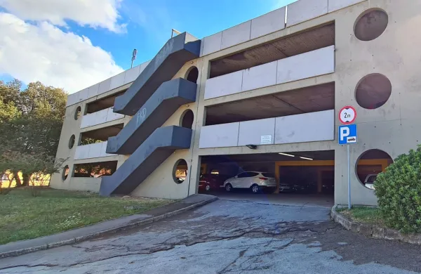 Nov parkirni režim v Olmu in Prisojah