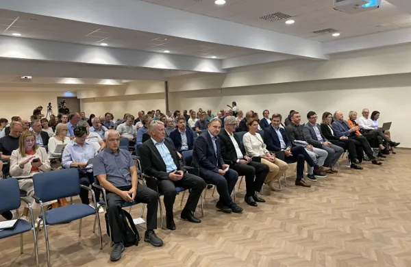 Drugi tir iz Evrope “pripeljal” 156 milijonov več, kot so sprva načrtovali