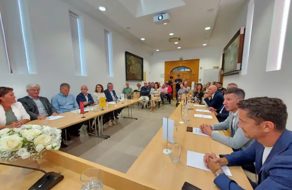  Združenje Po primorsko ob deseti obletnici poziva k zaščiti 
živilskopredelovalne industrije.
