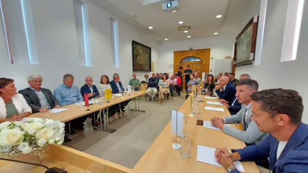  Združenje Po primorsko ob deseti obletnici poziva k zaščiti 
živilskopredelovalne industrije.