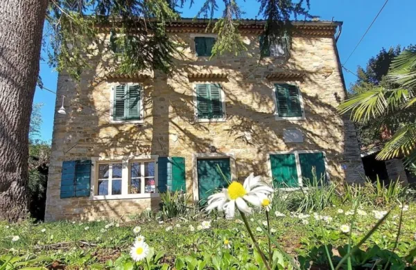 Kosmačeva hiša v Portorožu je od leta 1981 razglašena za kulturni 
spomenik. 