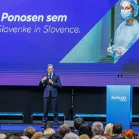 Robertu Golobu nov mandat na čelu stranke Gibanje Svoboda (FOTO)