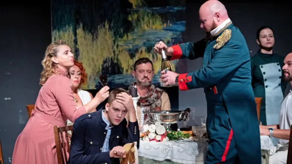 Matička za najboljšo predstavo je prejela predstava Viktor ali 
otroci na oblasti.



