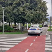 Pred sodi&scaron;čem izvedli vajo evakuacije, pred vhodom na tožilstvo pa se je pojavil sumljiv nahrbtnik (FOTO)