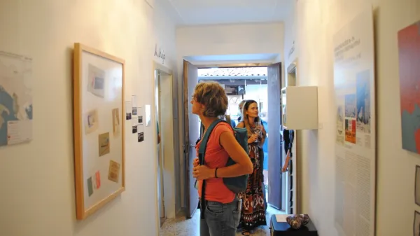 Razstava med drugim pripoveduje tudi zgodbo rapalske meje in 
raznarodovanja Primorcev.