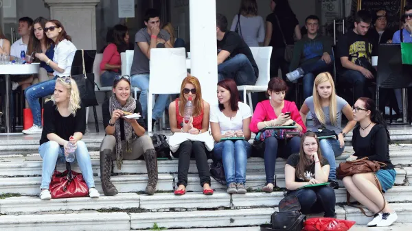 ﻿Koper, 01.10.2012Titov trg, prireditev za bruce, brucu in brucke, študentje in študentke, mladina, mladi