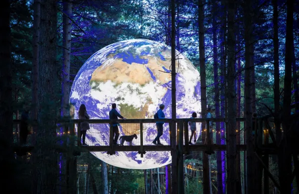 Festival R.o.R. se letos vrača na Zemljo. 