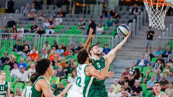 Sezono sta včeraj začela finalista minulega prvenstva, Cedevita 
Olimpija in Krka.