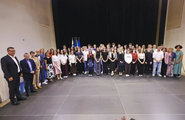 Župan Mestne občine Koper Aleš Bržan  je  sprejel najuspešnejše 
maturantke in maturante v šolskem letu 2024/2025.