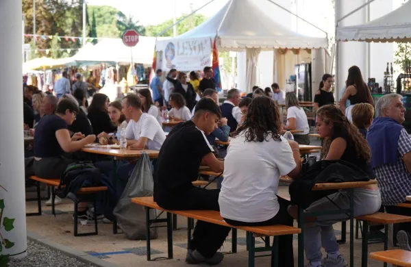 Na Okusih preplet tradicije, izvirnosti in brezmejnosti