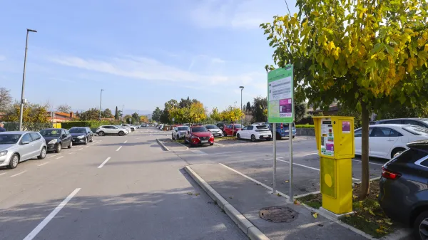 Poskusni režim je "sčistil" parkirišča v Olmu in Prisojah