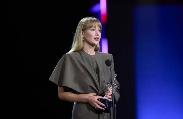  Jennifer Lawrence je po prejemu nagrade donostia v govoru opozorila na genocid v Gazi.