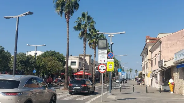 Je kdo potopni valj na Pristaniški ulici namerno poškodoval?