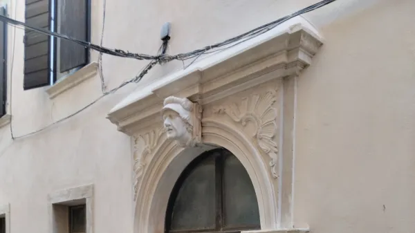 Vhodni portal po prenovi