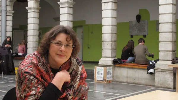 Ines Cergol se z novo pesni&scaron;ko zbirko poslavlja od Gimnazije Koper, a nikakor ne od besednega ustvarjanja