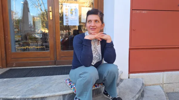 ﻿izola tanja plešivčnik zelenko art kavarna odeon