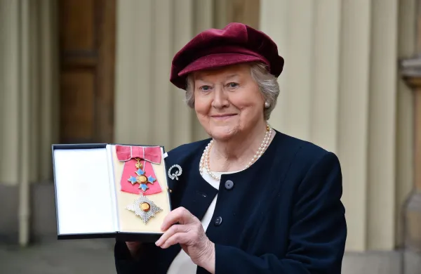 Patricia Routledge (1929-2025)