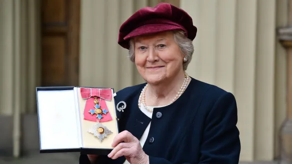 Patricia Routledge (1929-2025)