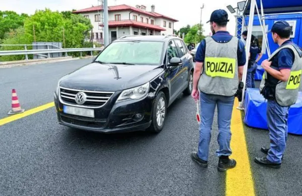 Promet pri Fernetičih je zaenkrat urejen le na enem pasu, od ponedeljka bo na dveh