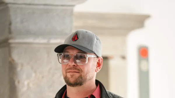 ﻿Tomi MegliÄŤ, pevec Siddharte