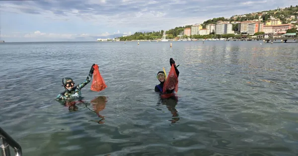 400 kilogramov smeti, a življenje pod gladino še vedno cveti