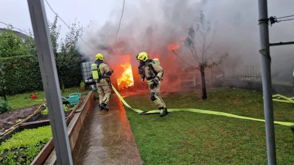 V požaru eksplodirala jeklenka
