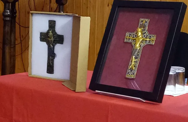 O lokavskem limo&scaron;kem razpelu iz 12. stoletja