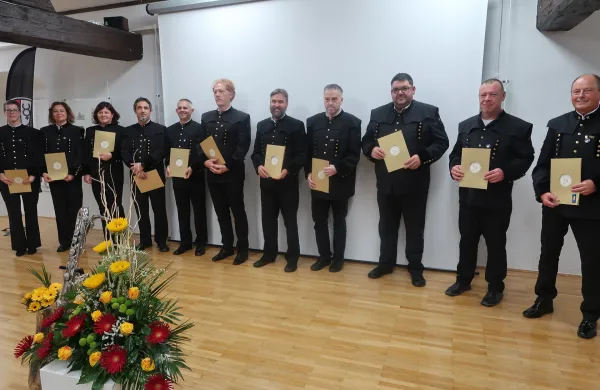 Godbenikom so podeli kar 41 priznanj za zvestobo. 