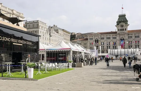 Več kot tisoč jih dela na projektu Barkolana