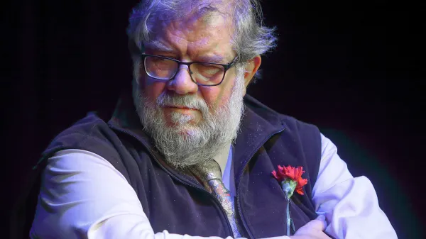 ﻿Koper, 17.12.2019Primorske novice, Intervju na odru, Milan Rakovac, gosti Alljoša Pužar, Franko Juri, Ervin Hladnik Milharčič in voditeljica Vesna Humar, glasbena spremljava Robert Vatovec. Razvedrilni program Drago Mislej Mef, Eva Brajkovič, Rožana Koštjal.