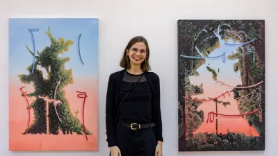 Pivka, Hisa kulture.Odprtje razstave Blazinjenje Janje Kosi, s katero je Hisa kulture v Pivki zacela sezono 2025/2026 samostojnih razstav slovenskih umetnikov in umetnic.Umetnica Janja Kosi.Foto: Simon Avsec