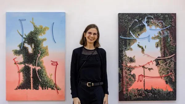 Pivka, Hisa kulture.Odprtje razstave Blazinjenje Janje Kosi, s katero je Hisa kulture v Pivki zacela sezono 2025/2026 samostojnih razstav slovenskih umetnikov in umetnic.Umetnica Janja Kosi.Foto: Simon Avsec