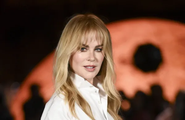 Nicole Kidman presenetila z mladostnim videzom